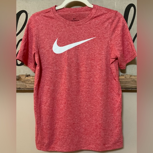 Nike DRI FIT  Boys Red Heathered Short Sleeve T-shirt, Size L Never Worn NWOT - Picture 1 of 3